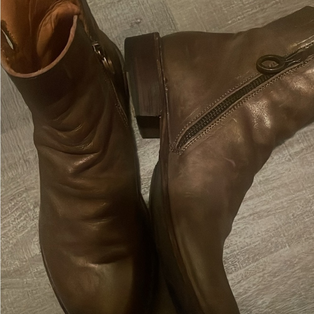 - Fiorintini+Baker Leather Boots